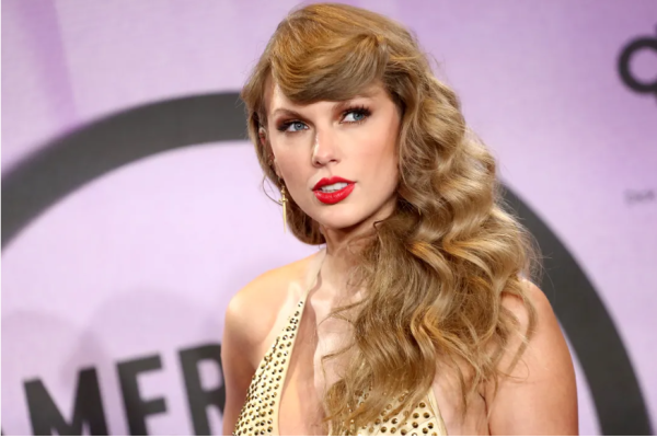 Universal và Warner đang thúc đẩy mô hình thanh toán lấy cảm hứng từ dịch vụ phát nhạc trực tuyến.